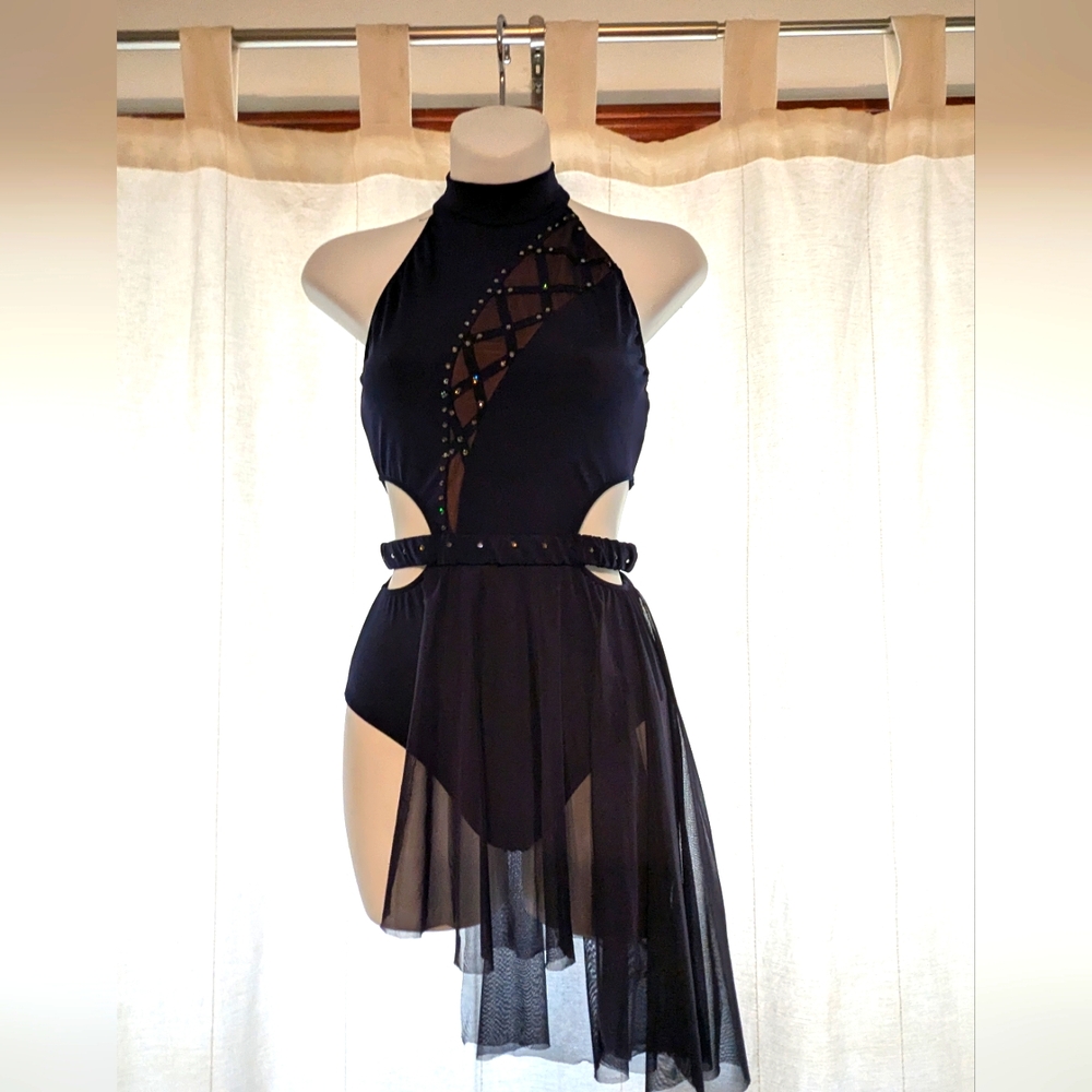 TENTH HOUSE costume